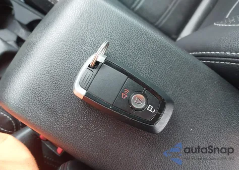 2019 Ford Ecosport Titanium z USA, uszkodzony, nr VIN MAJ6S3KL7KC286188